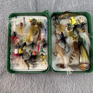Cabela's Plastic Fly Case With 35 Flies & Poppers Trout Bass PanFish Fishing