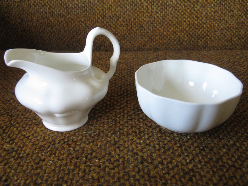 Vintage White Bone China Sugar Bowl & Creamer Cream Pitcher Coffee Tea England