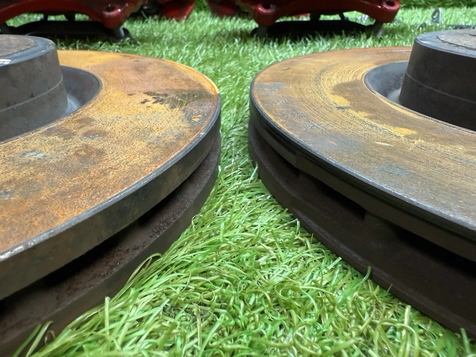 Juego de pinzas y rotores Brembo delanteros y traseros Subaru BRZ OEM Foto 2 de 4