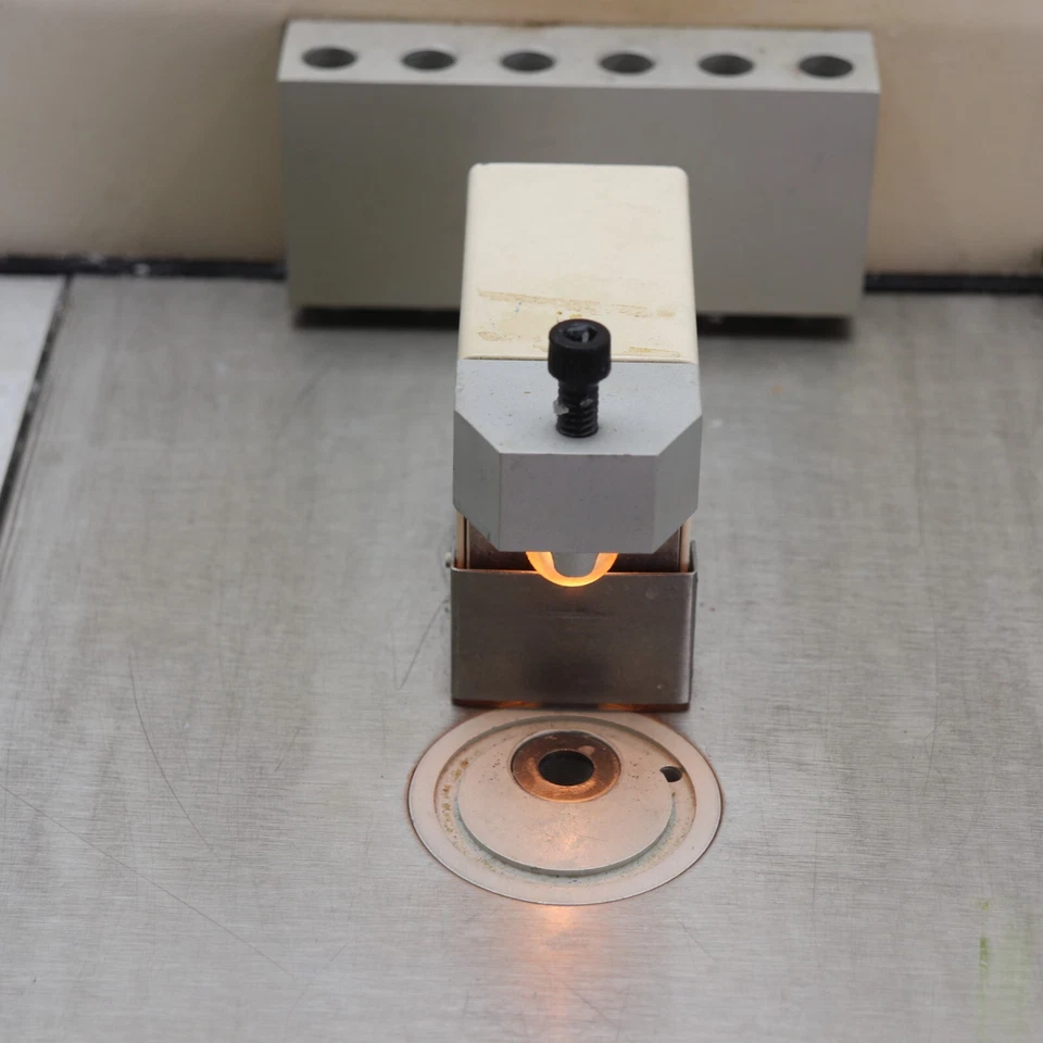 CENTRO DE INCRUSTACIÓN TRIANGLE BIOMEDICAL SCIENCES (TBS) TEC 120 Foto 4 de 4