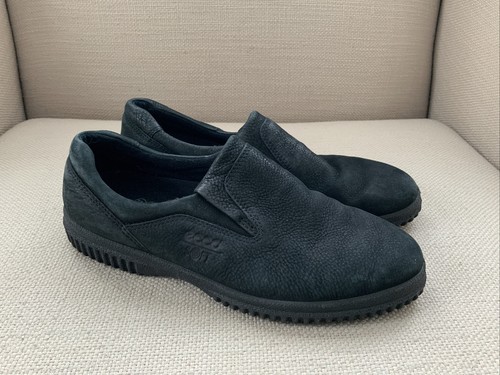 ecco black leather slip on sneakers