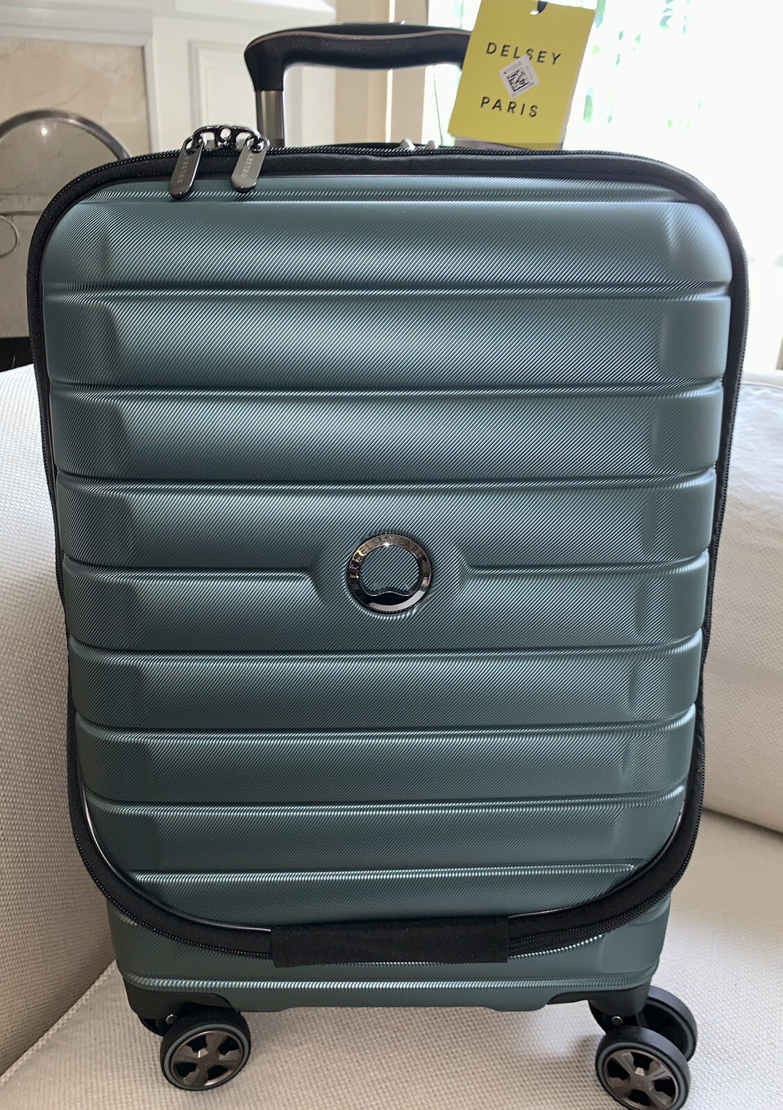 DELSEY Shadow 5.0 Expandable Locking Spinner Hardcase Carry-On w/USB Port *NWT