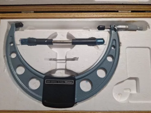 MITUTOYO NO. 103-145 200-225MM 0.001MM OUTSIDE METRIC MICROMETER OM-225