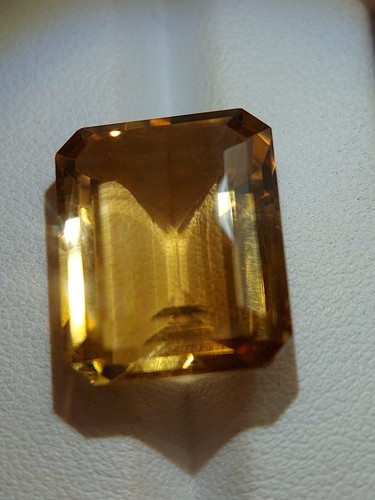 Large luminous citrine gemstone - faceted natural golden Quartz 19.95 CTS - Bild 6 von 16