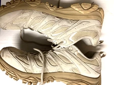 MERELL MOAB Women's Hiking Shoes Sz 9 w/ receipt color: Poplar /Lightly Used