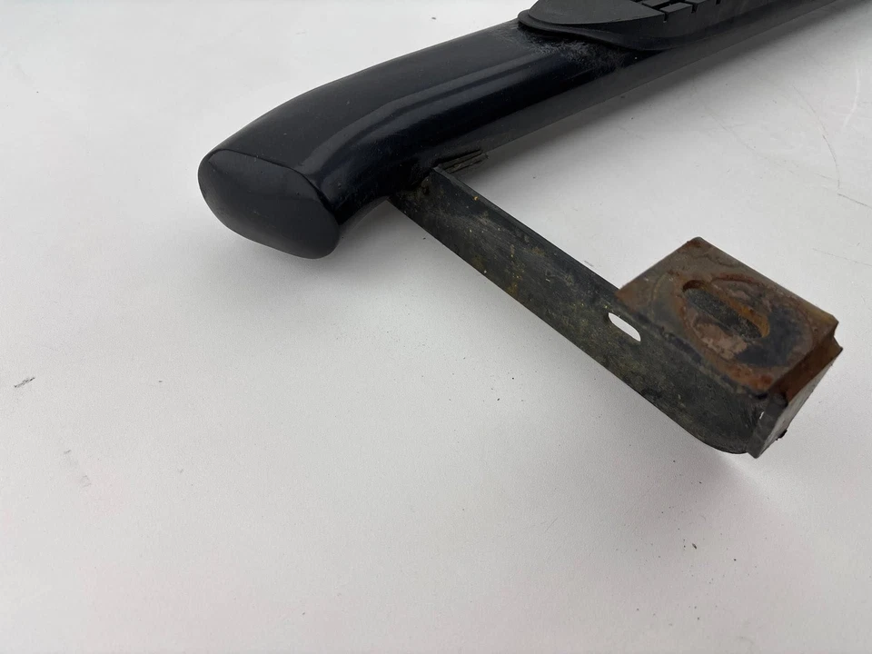 Chevrolet Silverado 1500 2002-2007 estribo delantero derecho OEM Foto 4 de 4