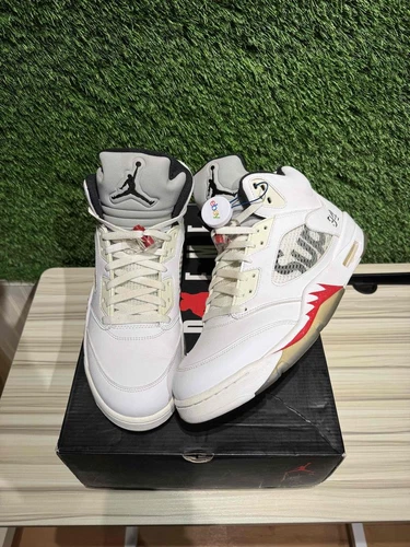 Taille 13M/14,5W Jordan 5 Retro Supreme Blanc Taille 13 824371 101 Occasion