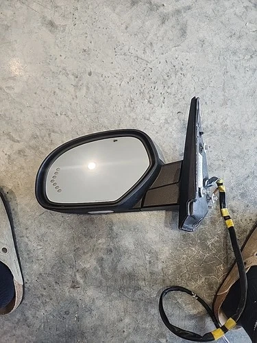 2009-2014 SUBURBAN TAHOE YUKON LH DRIVER SIDE VIEW MIRROR W TURN SIGNAL CHROME