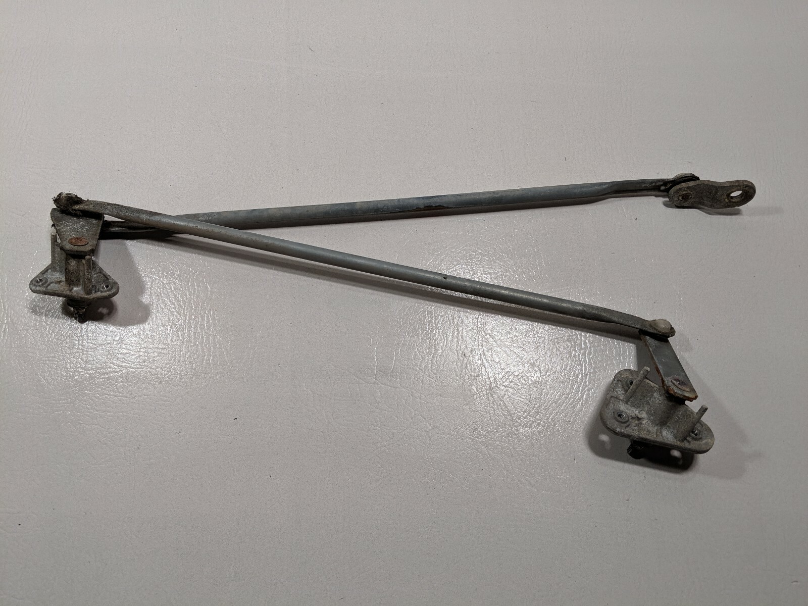 9903 2000 MITSUBISHI GALANT WINDSHIELD WIPER TRANSMISSION LINKAGE UOX4