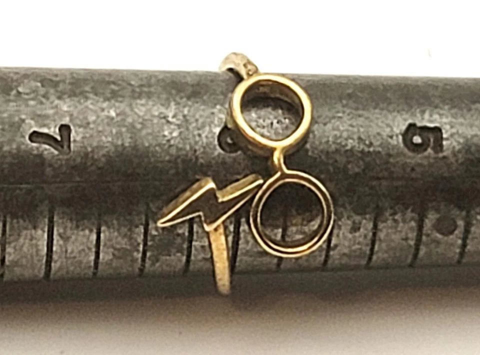 Stempel Alex & Ani 925 Goldfarben Harry Potter Brille W Scar Ringgröße 6 - Bild 2 von 3