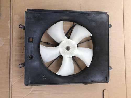 Left Side Radiator Cooling Fan Assembly For 2005-2010 Honda Odyssey – Direct Fit Replacement