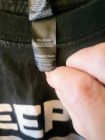 Nintendo NES Classic Controller Boy's T-Shirt XL 18-20