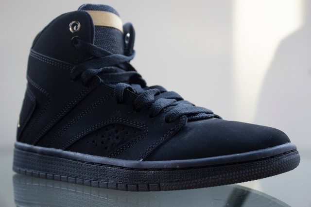 jordan flight legend black and gold