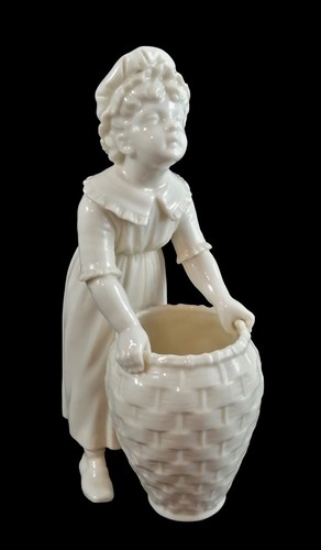 Antique porcelain Hadley Royal Worcester Kate Greenaway girl basket figurine 827 - Picture 3 of 14
