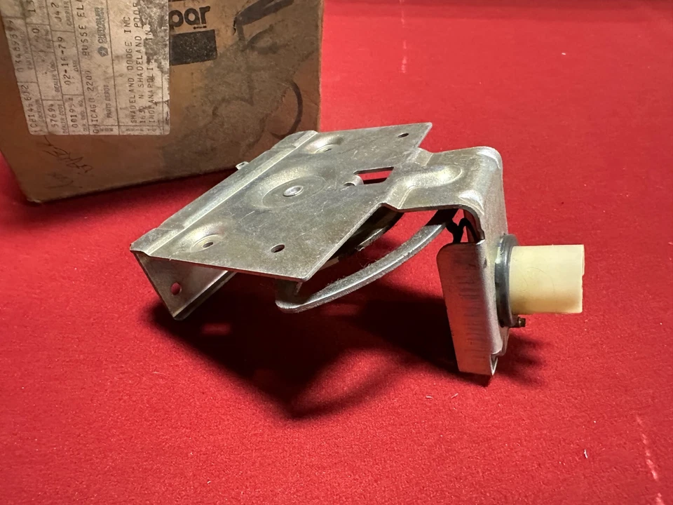 Nuevo de Lote Antiguo 1969-1973 Dodge Van B100 B200 Calentador A/C Salpicadero Regulador Interruptor Mopar 3489899 Foto 3 de 3