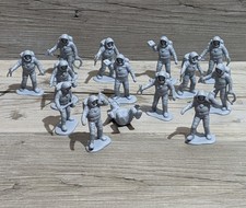 Vintage 2" ASTRONAUTS x14 Gray Plastic Space Moon Army Men NASA Figures