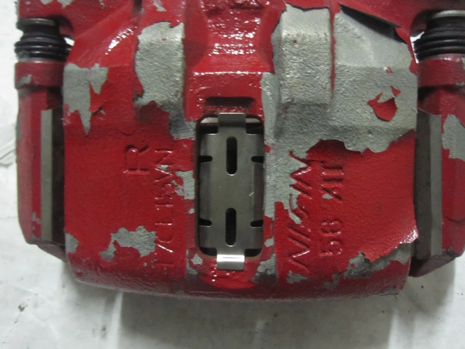 Conjunto de pinza de freno delantera derecha Acura Integra Type R 1997-2001 OEM 7CL15VN Foto 2 de 4