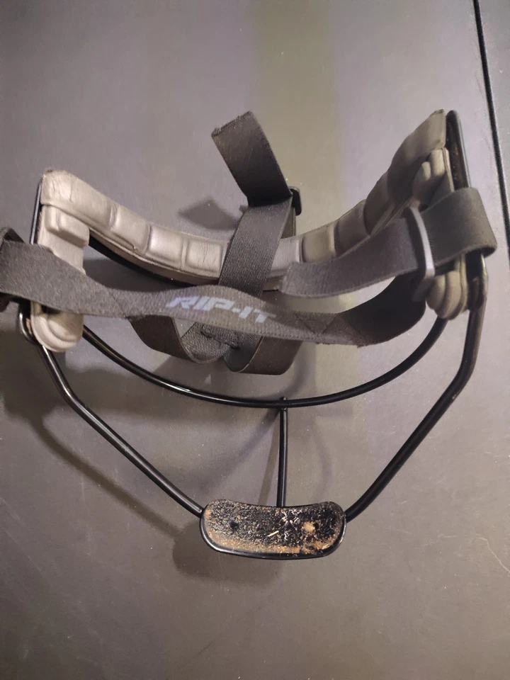 Softball Rippit Pitching Mask Missing Mouth Piece - Image 2 of 3