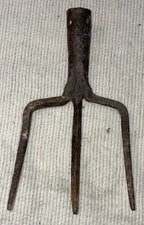 PRIMITIVE BLACKSMITH FORGED IRON 3 PRONG FARM FORK HEAD - AS IS