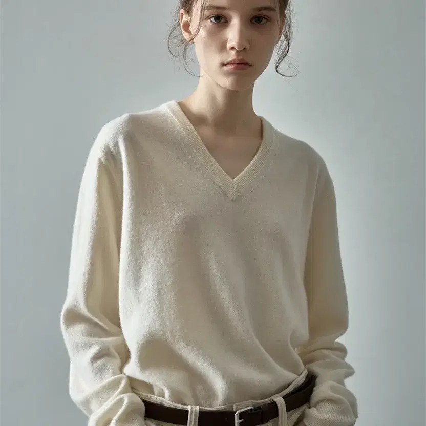 Facade Pattern Essential V-Neck Knit Sweater - Si… - image 1