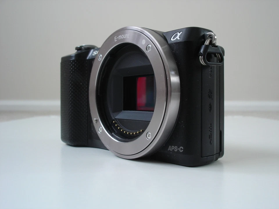 Sony Alpha 5000, photo 3 of 5