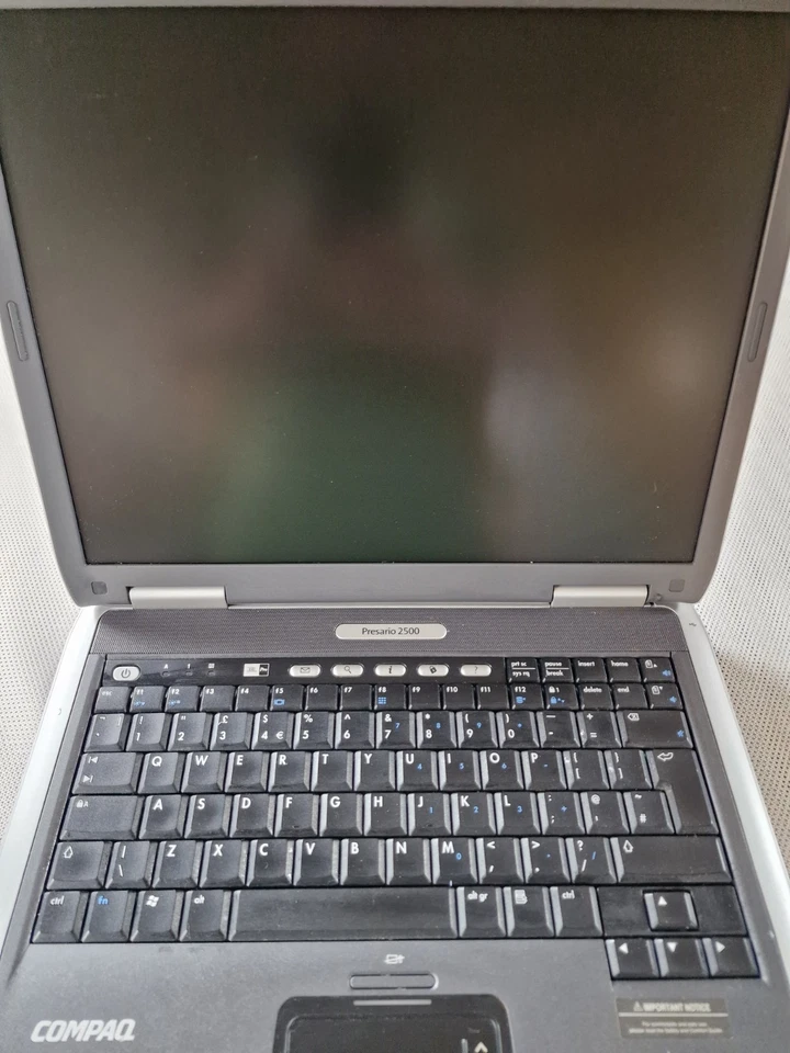 Vtg Compaq Presario 2500 15" Intel Celeron Laptop for parts Read Description - Image 3 of 4
