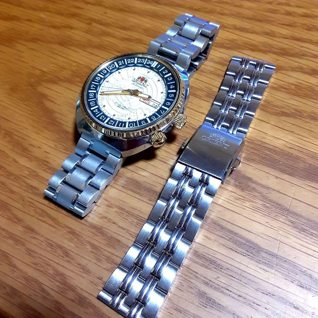 Orient World Map Day Date Automatic Watch with Go… - image 3