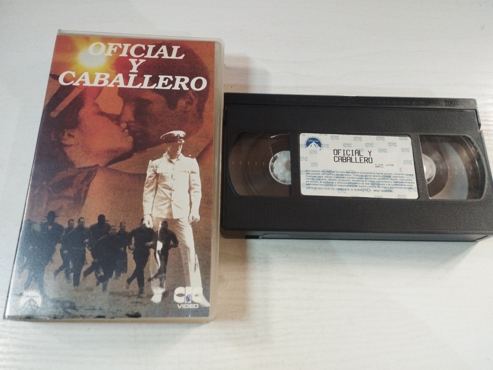 An Officer And A Gentleman Richard Gere Debra Winger 1990 CIC - VHS Tape Spanish