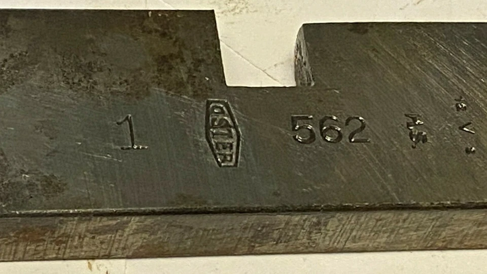 562 OSTER DIES,1-8 HSS, MATCHED SET OF 4, UNUSED BUT  RUST MARKS FROM STORAGE - Image 4 of 4