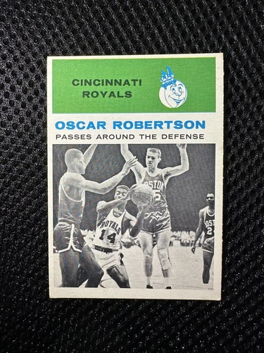 1961 Fleer #61 Oscar Robertson (RC) Rookie Card - In Action (Detailed Photos)