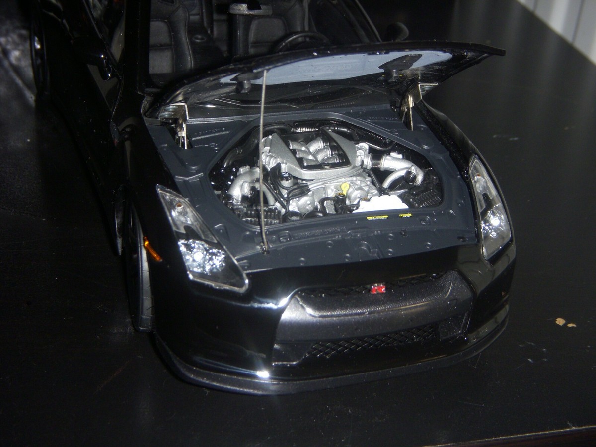 1:18 Nissan GTR R35 Black Premium Edition By Kyosho 08473BK | eBay