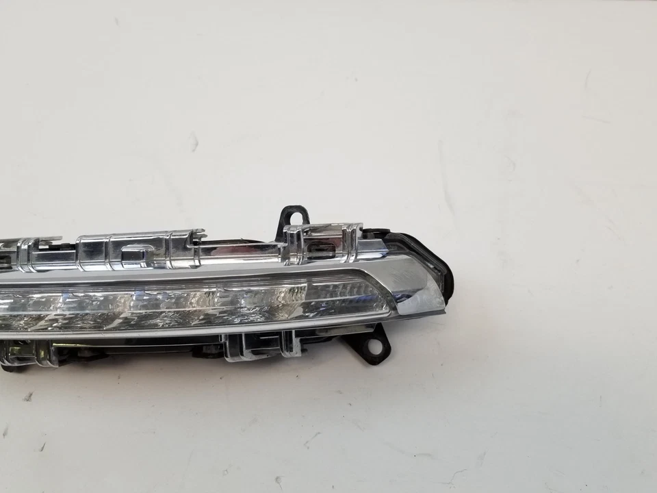 Luz antiniebla lateral izquierda LED CLS 2010 2011 2012 2013 MERCEDES BENZ CLS550 W221 OEM U Foto 2 de 4