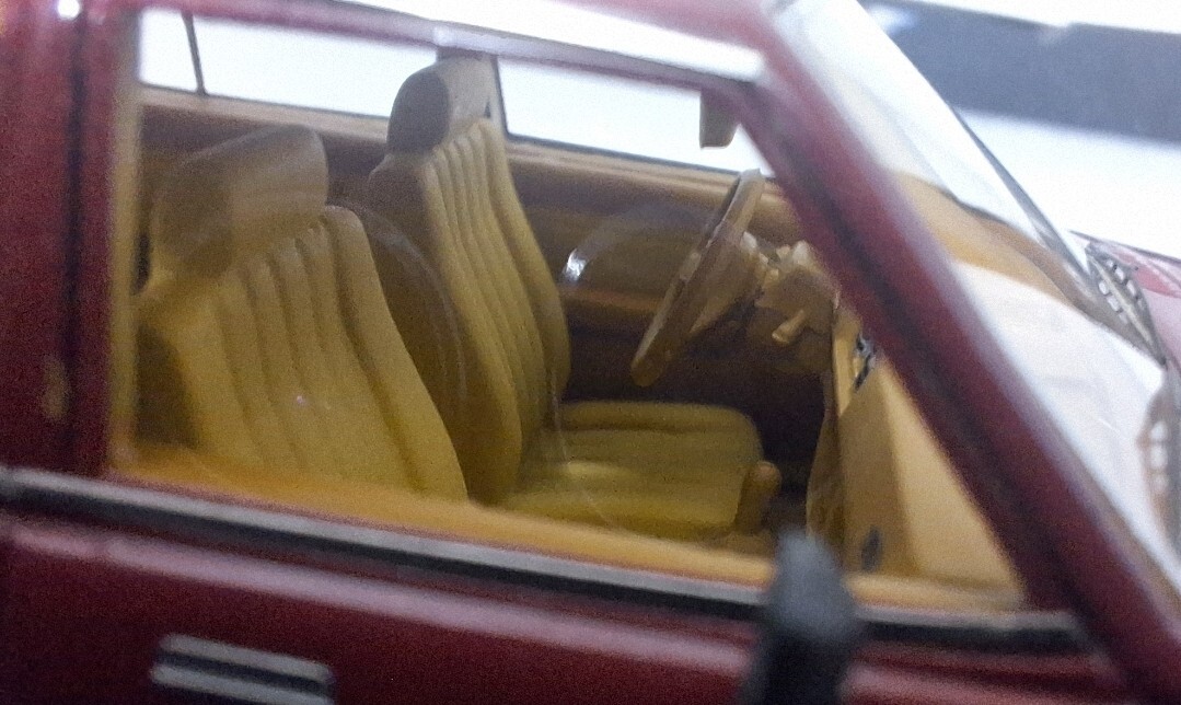Mazda 626 MKI Sedan 4-Door 1980 Bordeaux 1:43 Neo 44010 Resin