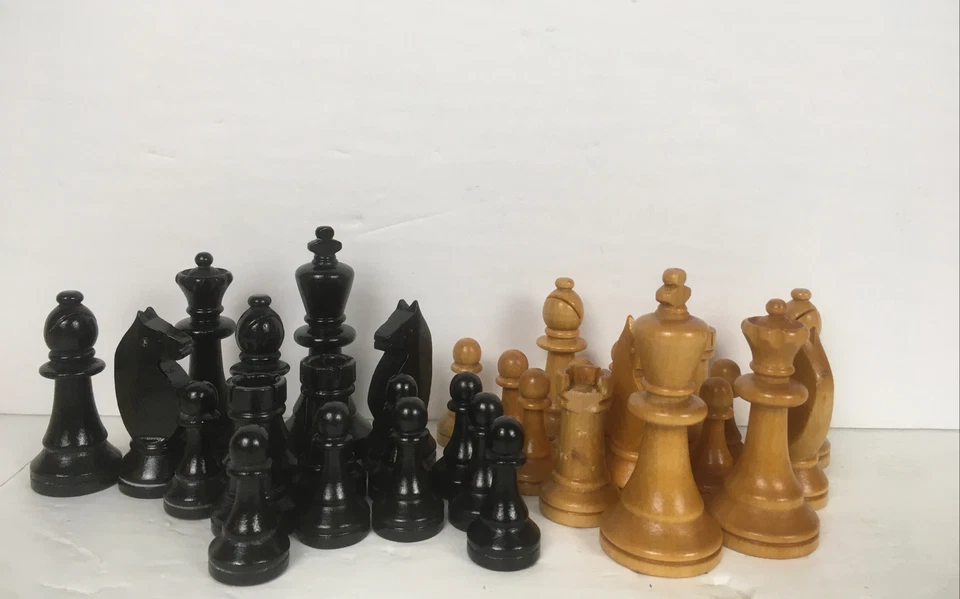 De colección E.S. Juego de ajedrez y ajedrez de madera maciza Lowe Tournament (2 7/8”) King - Manual Foto 4 de 4