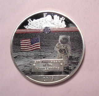 50th ANNIVERSARY OF THE MOON LANDING COMMERATIVE SILVER PLATED MEDALLION 40MM.