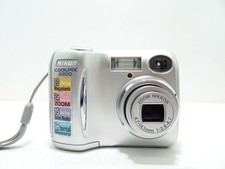 Nikon Coolpix 2200 2.0MP Digital Camera - Silver Tested Good Condition.