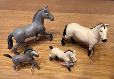 Schleich Pferdefamilie 2x
