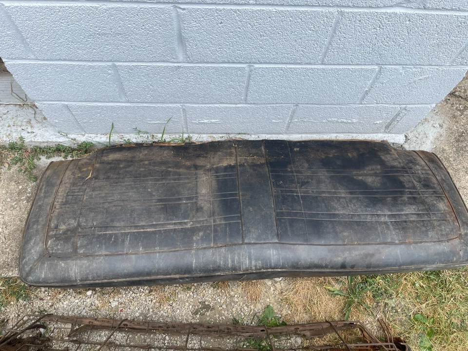 Asiento trasero cargador 1968 1969 1970 carrocería B núcleo para restaurar 68-70 leer todo por debajo de 70 Foto 2 de 4