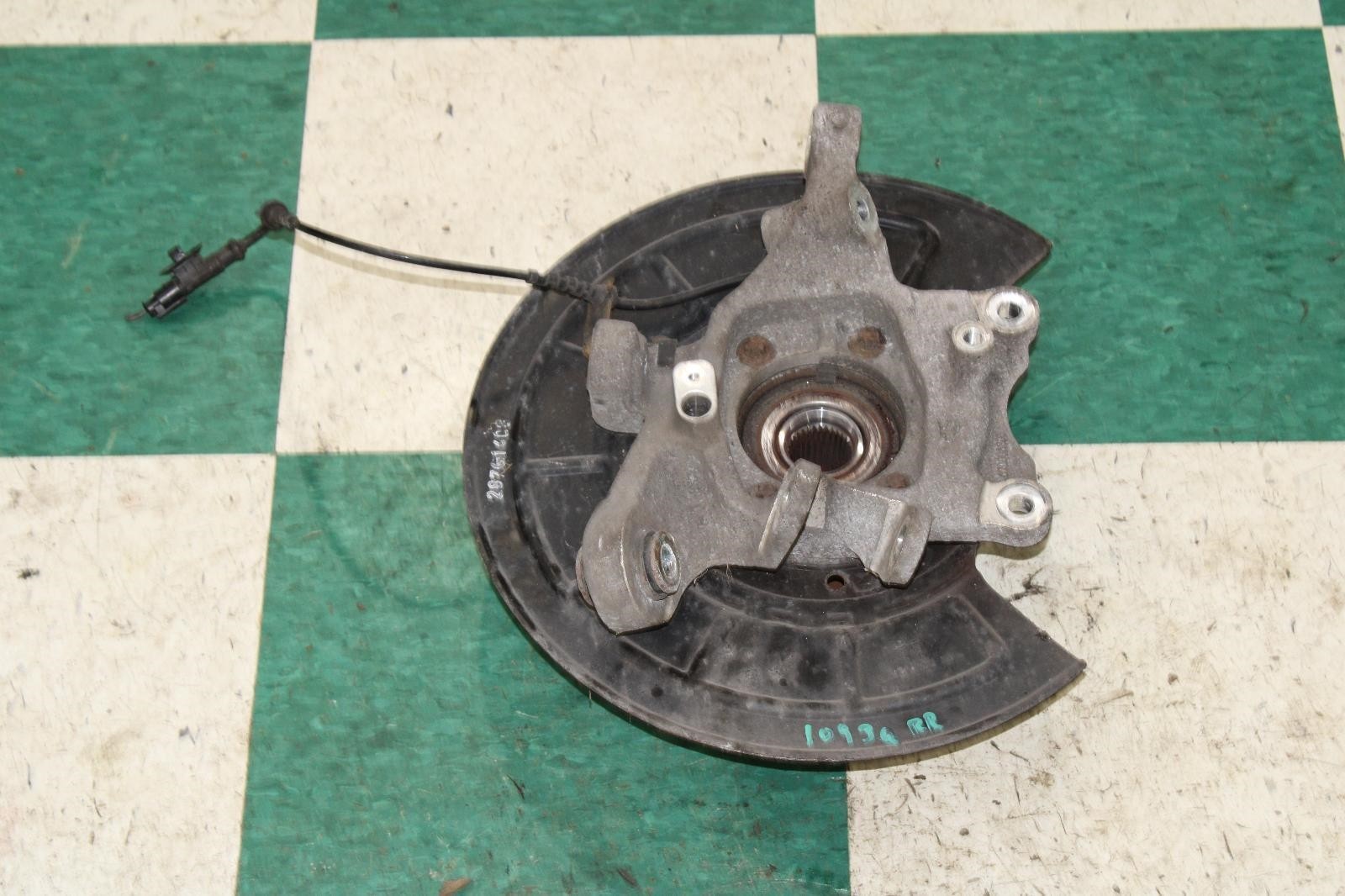14-17 Ghibli 3.0L Rear Passenger Right RH RR Spindle Knuckle Hub Assy OEM OE WTY