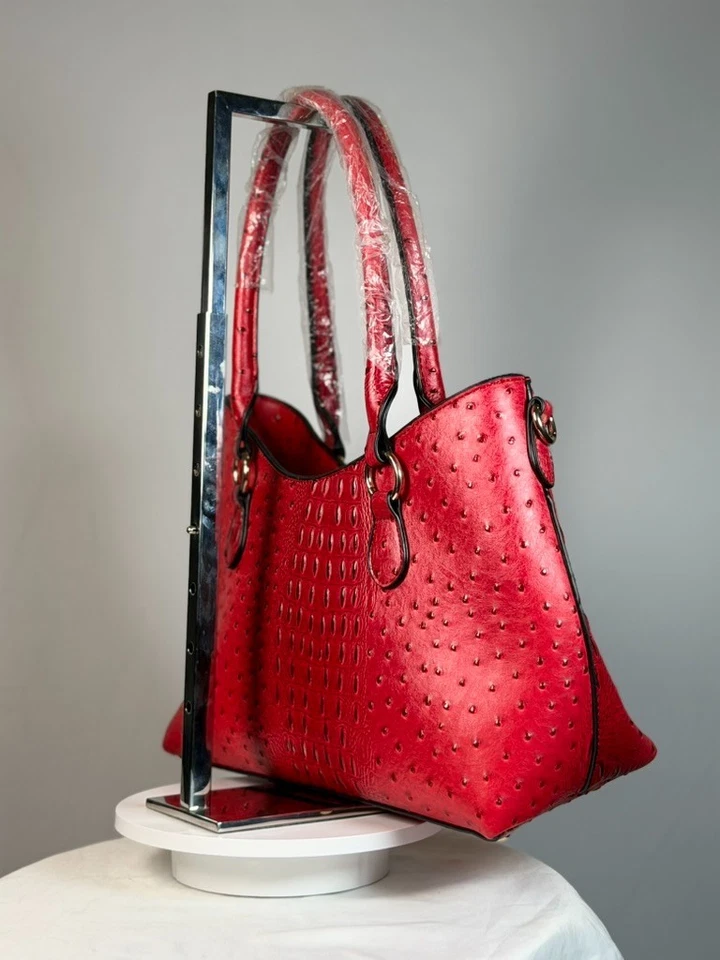 Conjunto de bolso de mano rojo "FAUX" avestruz en relieve 3 en 1 - bolso, cartera y monedero Foto 4 de 4