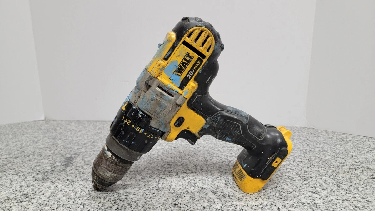 Dcd985 hammer drill deals