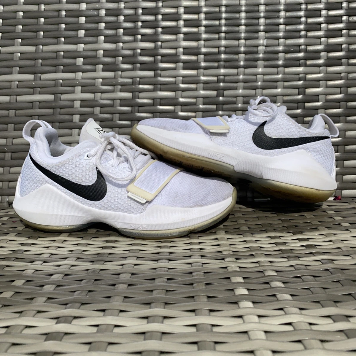 Nike Paul George 1 White Size 4Y Basketball Shoes PG 1 (Women’s 5.5)  880304-100