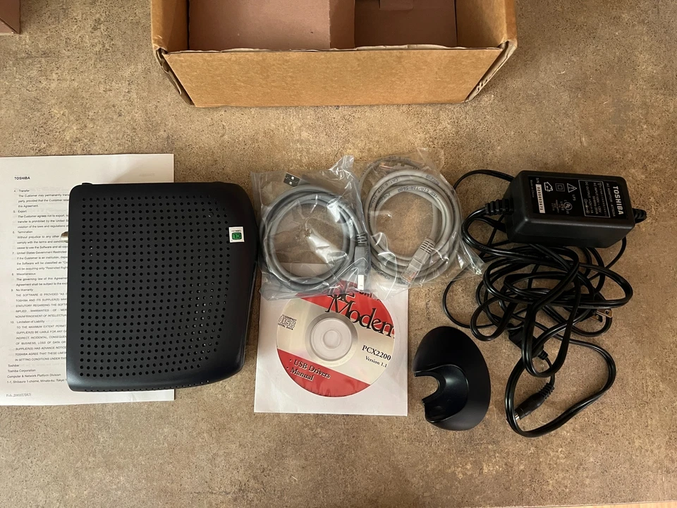 TOSHIBA DOCSIS PCX2200 (DAZ8817F) 43 MBPS CABLE MODEM ULN2-13 - Image 2 of 4