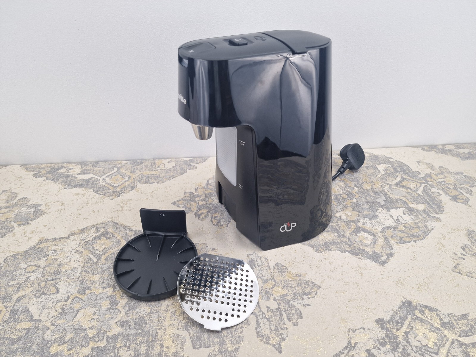 Breville VKT124 Hot Cup Water Dispenser 8 Cup Black B21