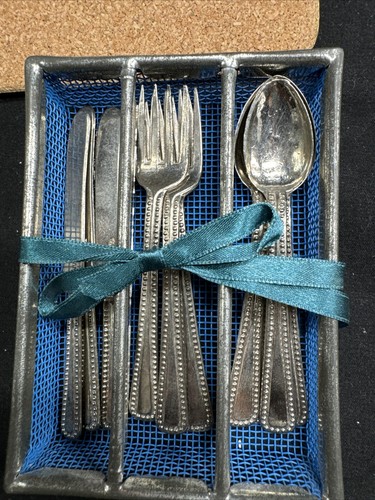 Vintage Childs Toy Metal Utensils And Picnic Basket - Picture 3 of 7
