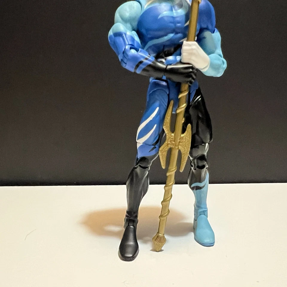 "Figura de 6"" DC Universe Classics DCUC Aquaman Ocean Warrior Atom Smasher Wave" Foto 3 de 4