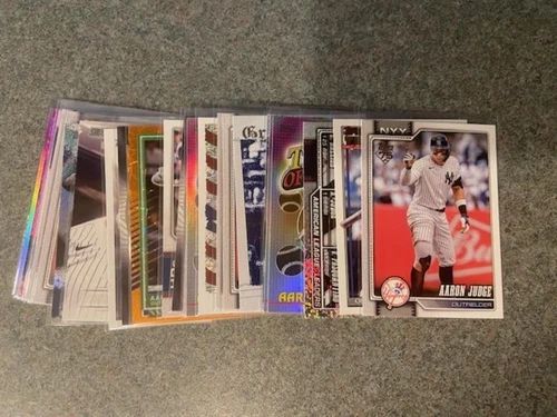 25 Assorted 2025 & 2026 Aaron Judge Baseball Cards