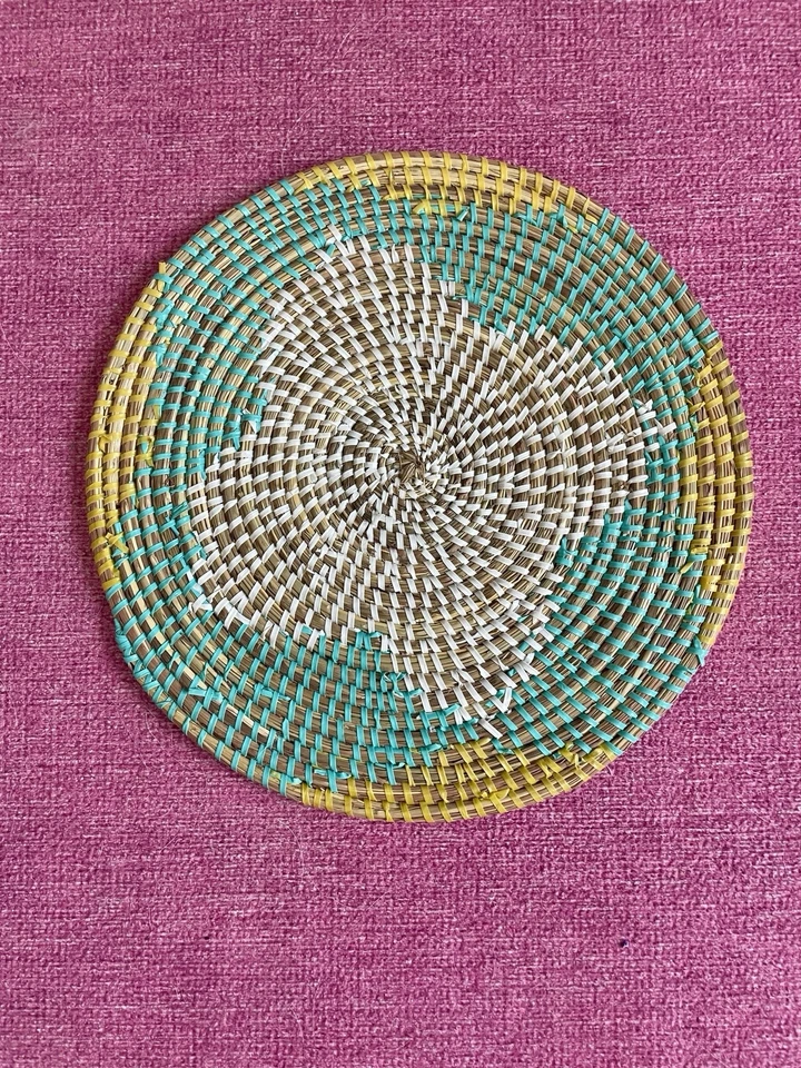 Set Of 7: 6 African Senegalese Wall Art Placemats & 1 Large Bowl - Image 3 of 4