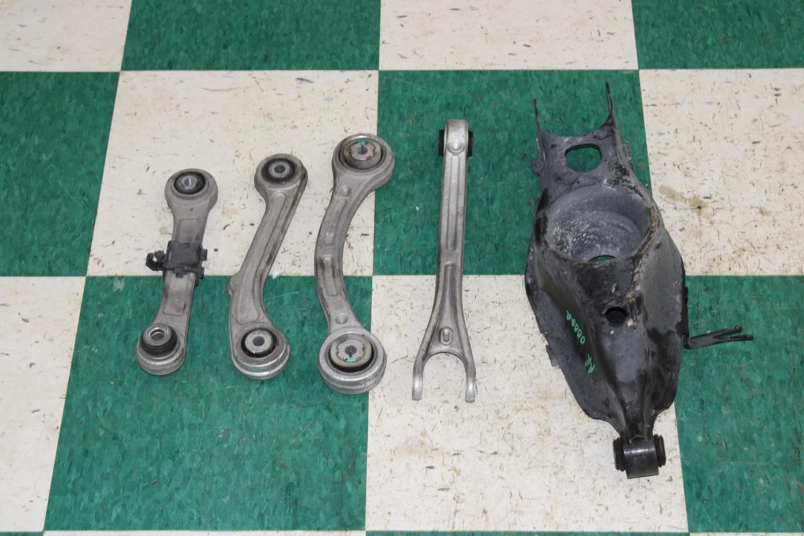 Maserati Ghibli 2014-2024 Rear Right Upper Control arms Set