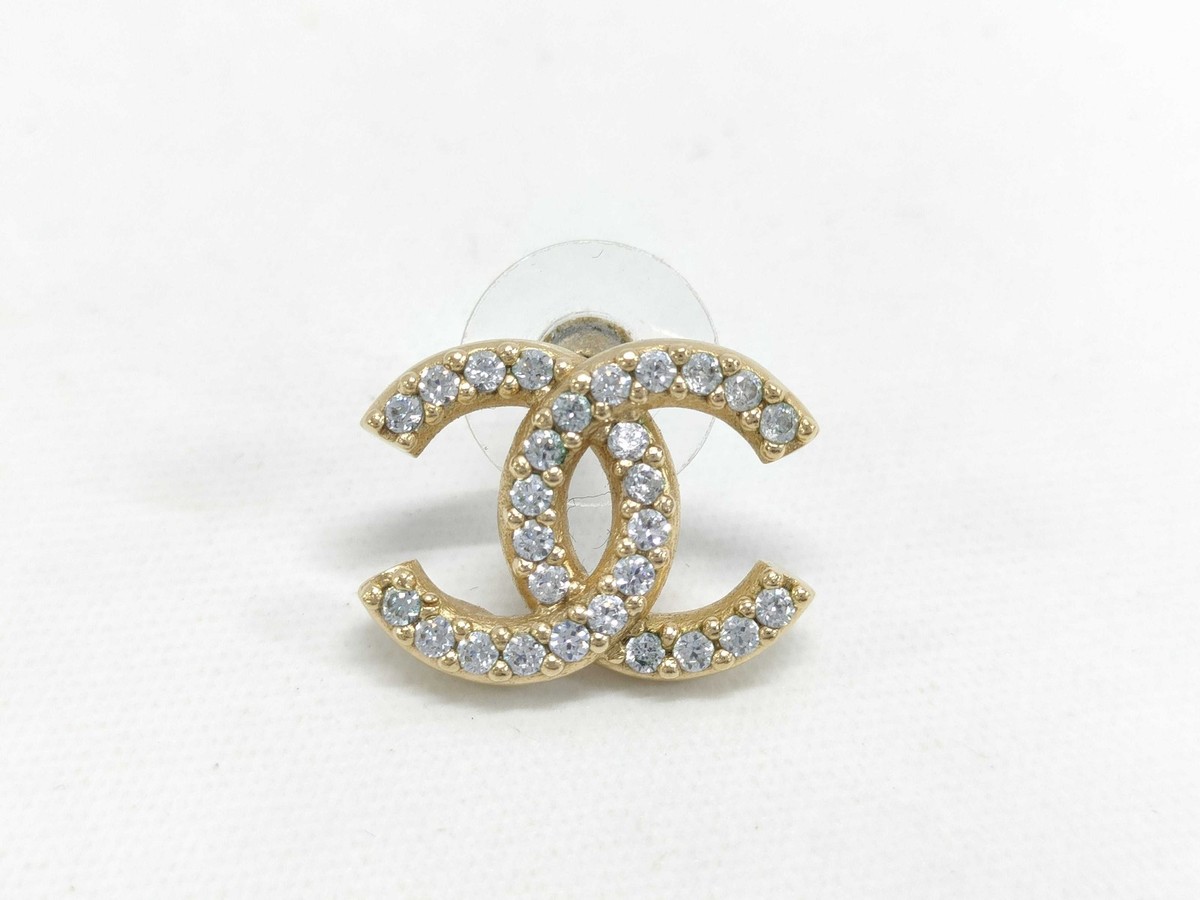 CHANEL CC Logos Rhinestone Stud 'Single' Earring Gold Tone 2020